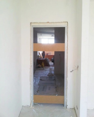 Скрытая дверь Офрам Hide SZ с зеркалом, от себя